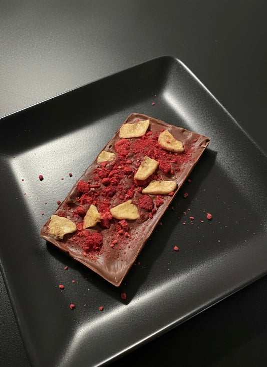 Belgian Milk Chocolate with Dry Raspberry and Banana– 100g